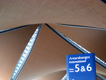 Dobner Metalldecken im Kuala Lumpur - Flughafen